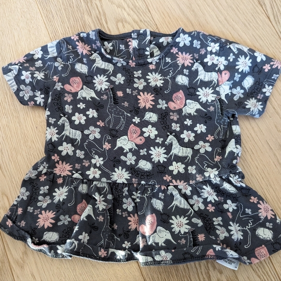 2/$10💚 Marks and Spenser Top - Picture 1 of 3